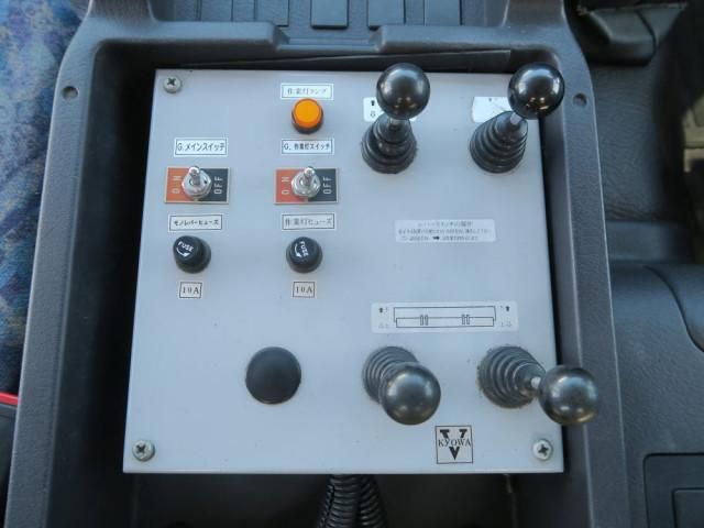 NISSAN DIESEL BIGTHUMB 1999 Image 31