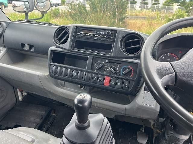 HINO DUTRO 2012 Image 31