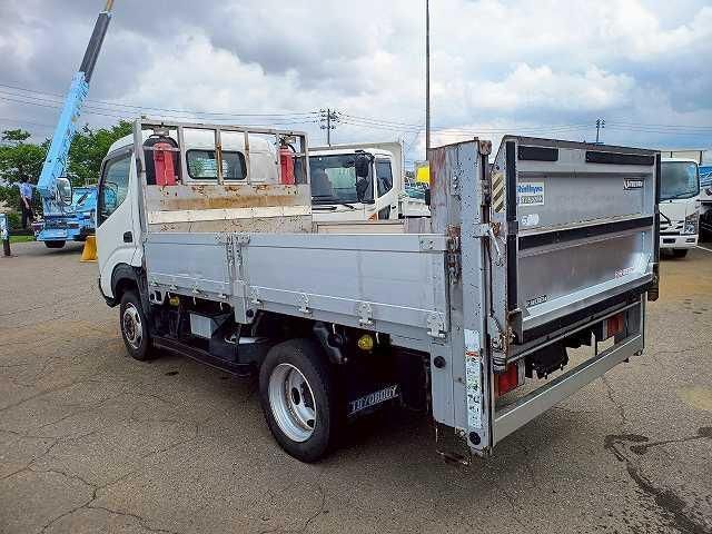 HINO DUTRO 2004 Image 31