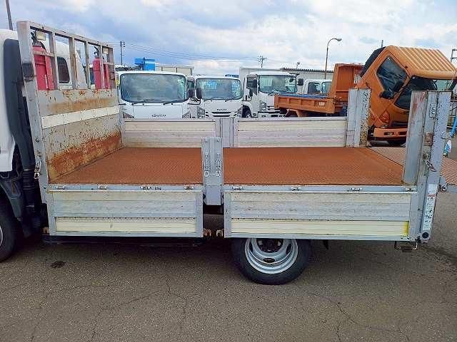 HINO DUTRO 2004 Image 31