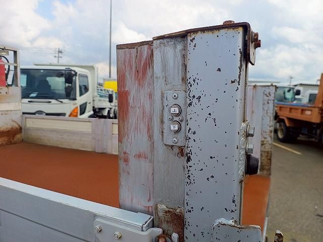 HINO DUTRO 2004 Image 31