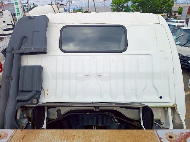 HINO DUTRO 2004 Image 31