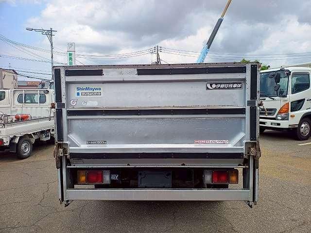 HINO DUTRO 2004 Image 31