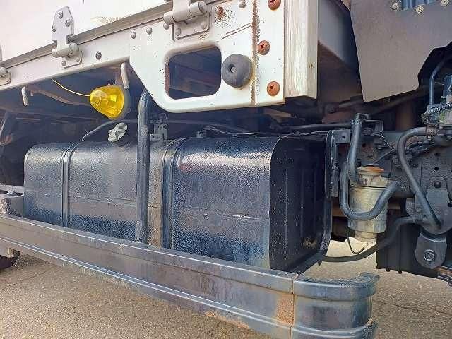 HINO DUTRO 2004 Image 31