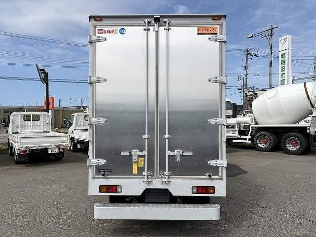 HINO DUTRO 2020 Image 31