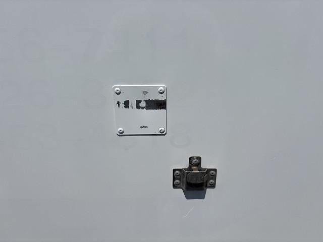 MITSUBISHI CANTER 2017 Image 31