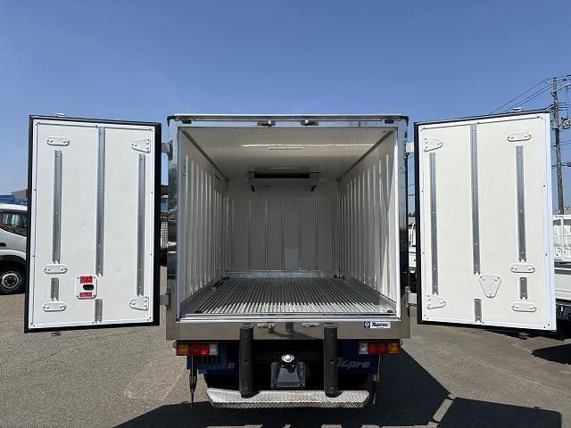 MITSUBISHI CANTER 2017 Image 31