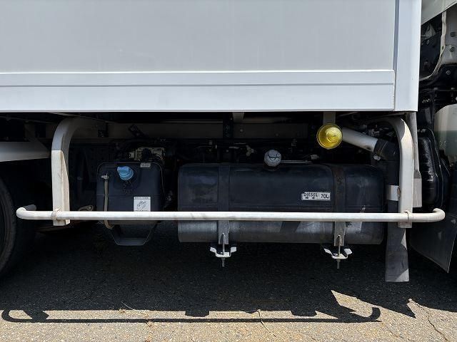 MITSUBISHI CANTER 2017 Image 31