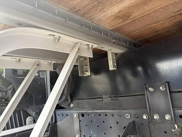 ISUZU ELF 2017 Image 31