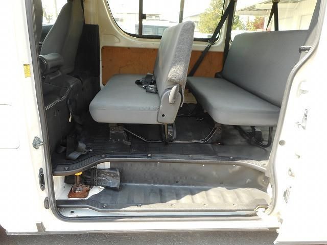 TOYOTA HIACE VAN 4WD 2013 Image 31