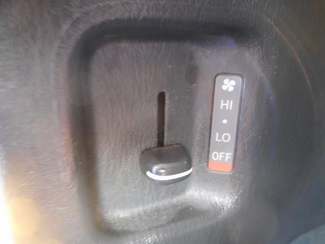 TOYOTA HIACE VAN 4WD 2013 Image 31