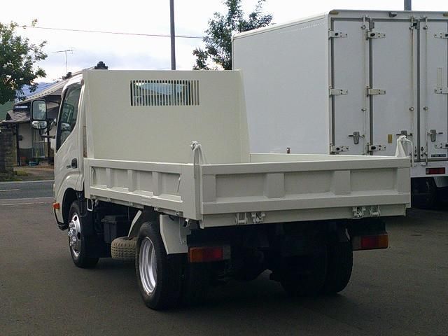 HINO DUTRO 2016 Image 31