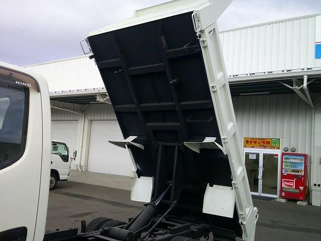 HINO DUTRO 2016 Image 31