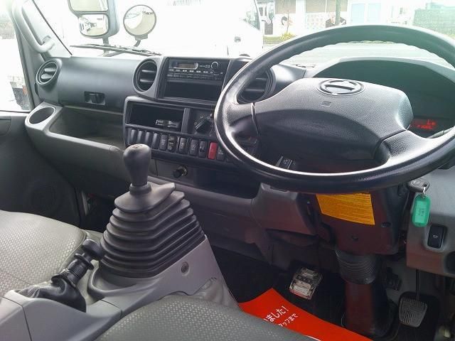 HINO DUTRO 2016 Image 31