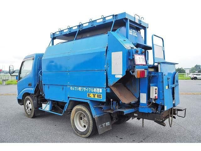 HINO DUTRO 2001 Image 31