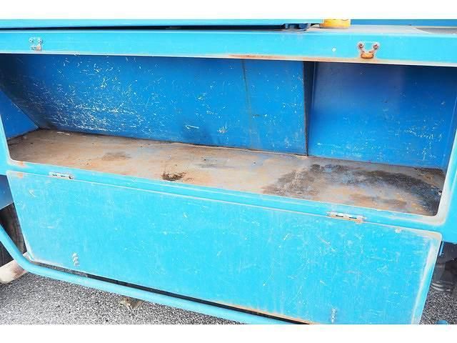 HINO DUTRO 2001 Image 31