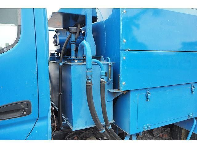 HINO DUTRO 2001 Image 31