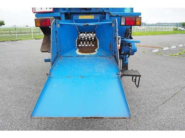 HINO DUTRO 2001 Image 31