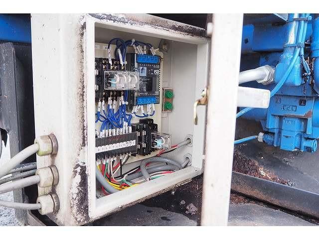 HINO DUTRO 2001 Image 31