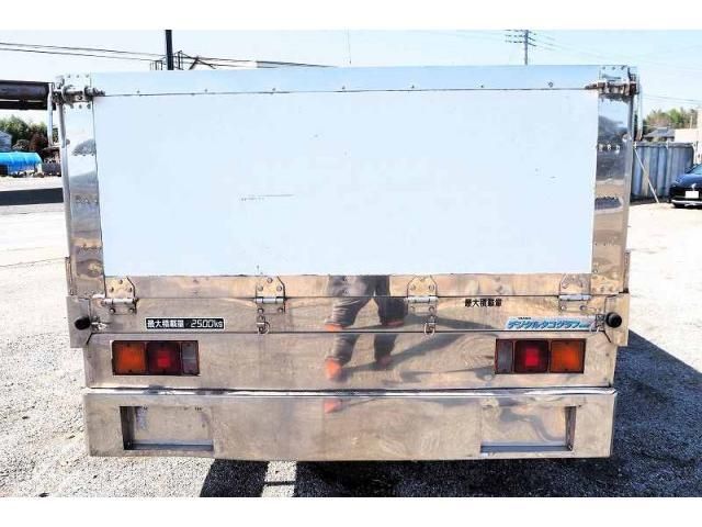 MITSUBISHI CANTER 2018 Image 31