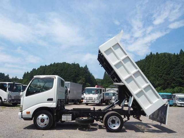 HINO DUTRO 2012 Image 31