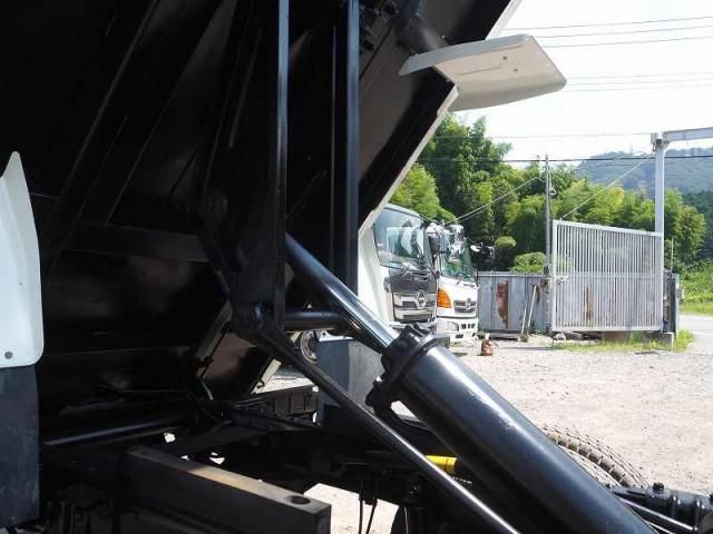 HINO DUTRO 2012 Image 31