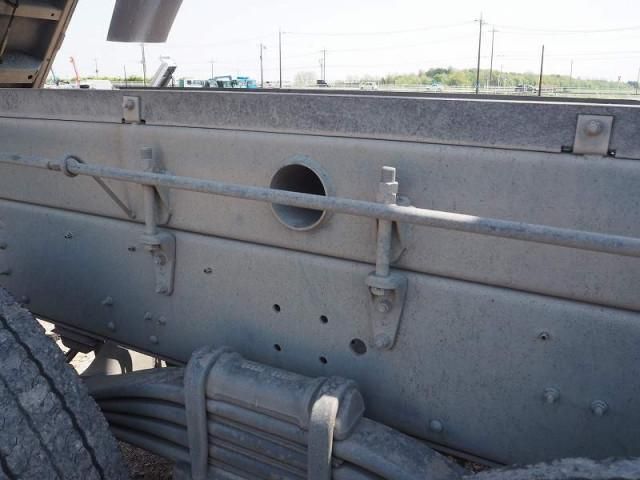 NISSAN DIESEL QUON 2010 Image 31