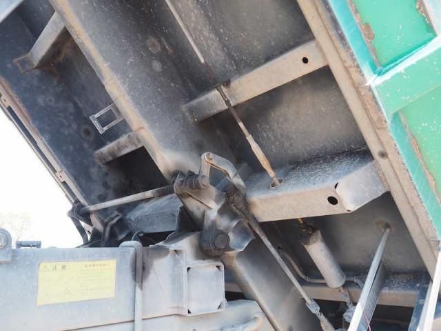 NISSAN DIESEL QUON 2010 Image 31