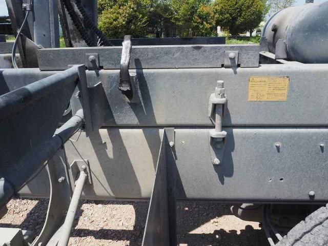 NISSAN DIESEL QUON 2010 Image 31