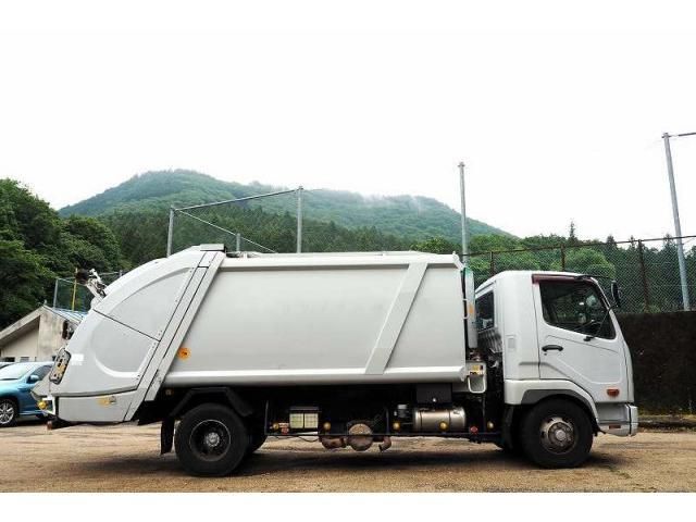 MITSUBISHI FUSOU FIGHTER 2012 Image 31