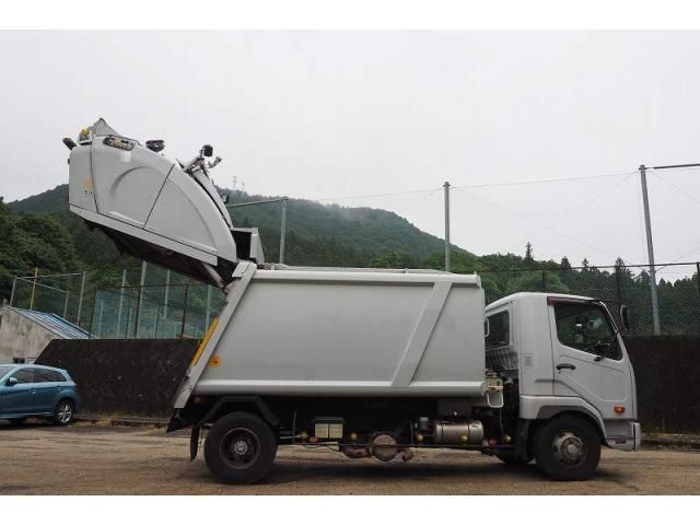 MITSUBISHI FUSOU FIGHTER 2012 Image 31