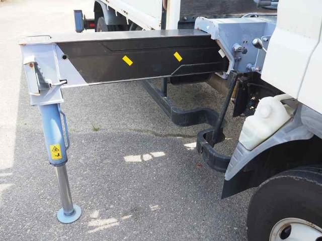 MITSUBISHI CANTER 2004 Image 31