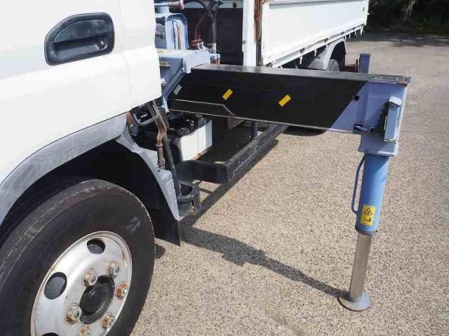 MITSUBISHI CANTER 2004 Image 31