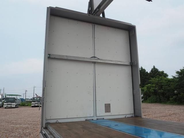 MITSUBISHI FUSOU SUPER GREAT 2018 Image 31