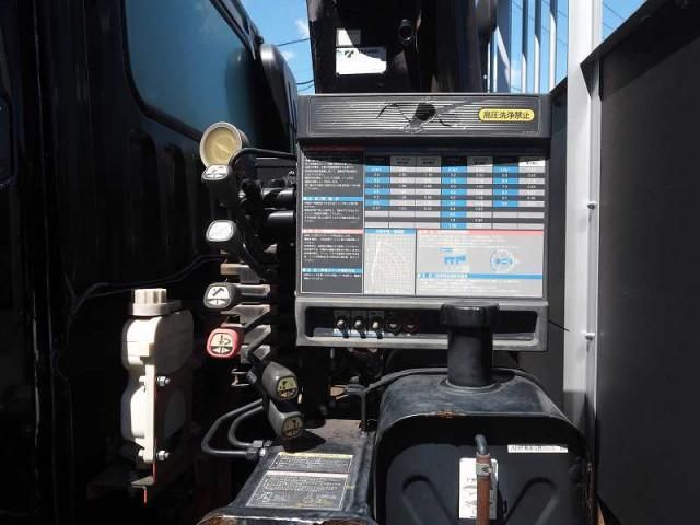 MITSUBISHI FUSOU FIGHTER 2015 Image 31