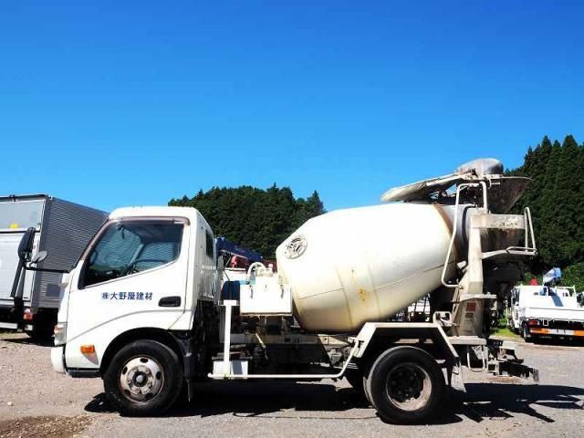 HINO DUTRO 2016 Image 31