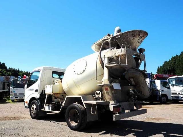 HINO DUTRO 2016 Image 31