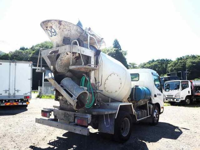 HINO DUTRO 2016 Image 31