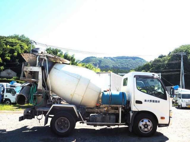 HINO DUTRO 2016 Image 31