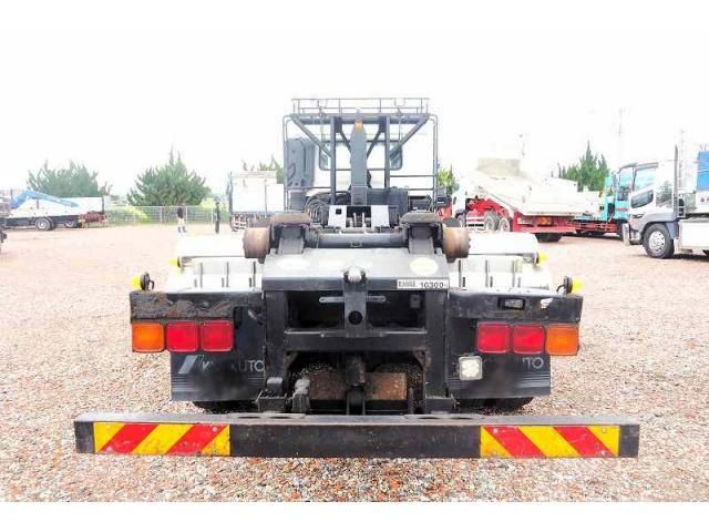 NISSAN DIESEL QUON 2013 Image 31