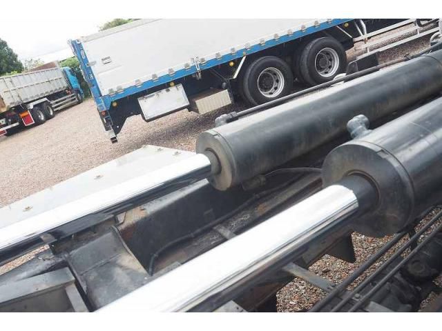 NISSAN DIESEL QUON 2013 Image 31