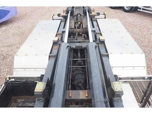 NISSAN DIESEL QUON 2013 Image 31