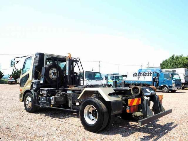 MITSUBISHI FUSOU FIGHTER 2011 Image 31