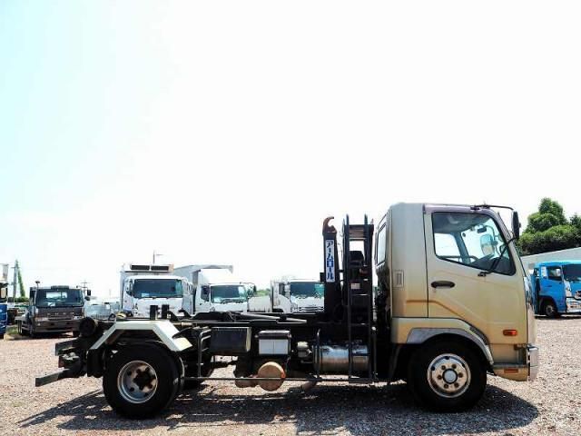 MITSUBISHI FUSOU FIGHTER 2011 Image 31