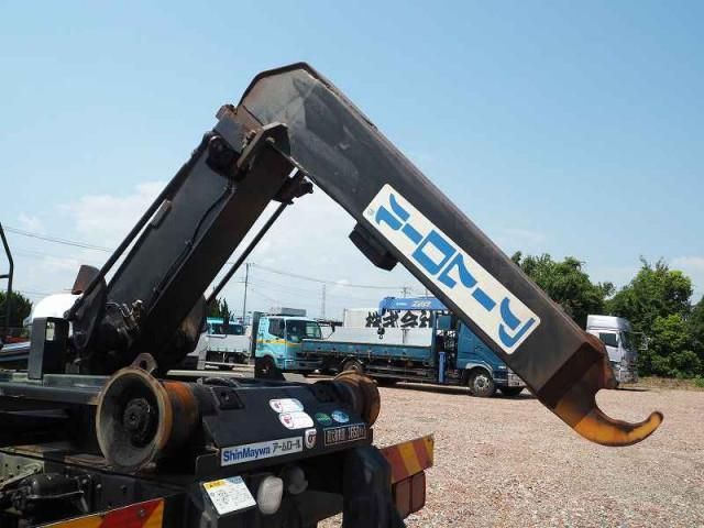 MITSUBISHI FUSOU FIGHTER 2011 Image 31