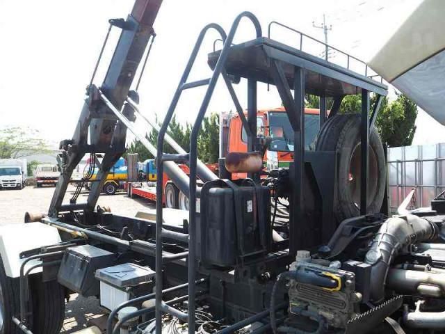 MITSUBISHI FUSOU FIGHTER 2011 Image 31