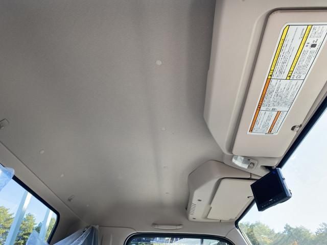 MITSUBISHI CANTER 2024 Image 31