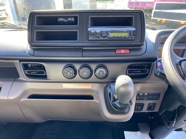 MITSUBISHI CANTER 2024 Image 31