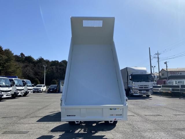 MITSUBISHI CANTER 2024 Image 31