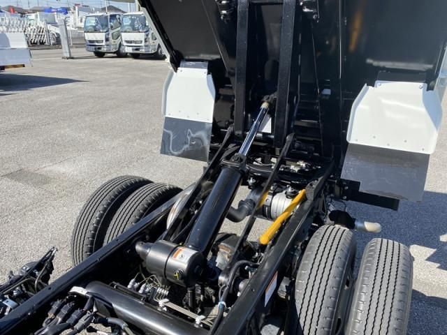 MITSUBISHI CANTER 2024 Image 31